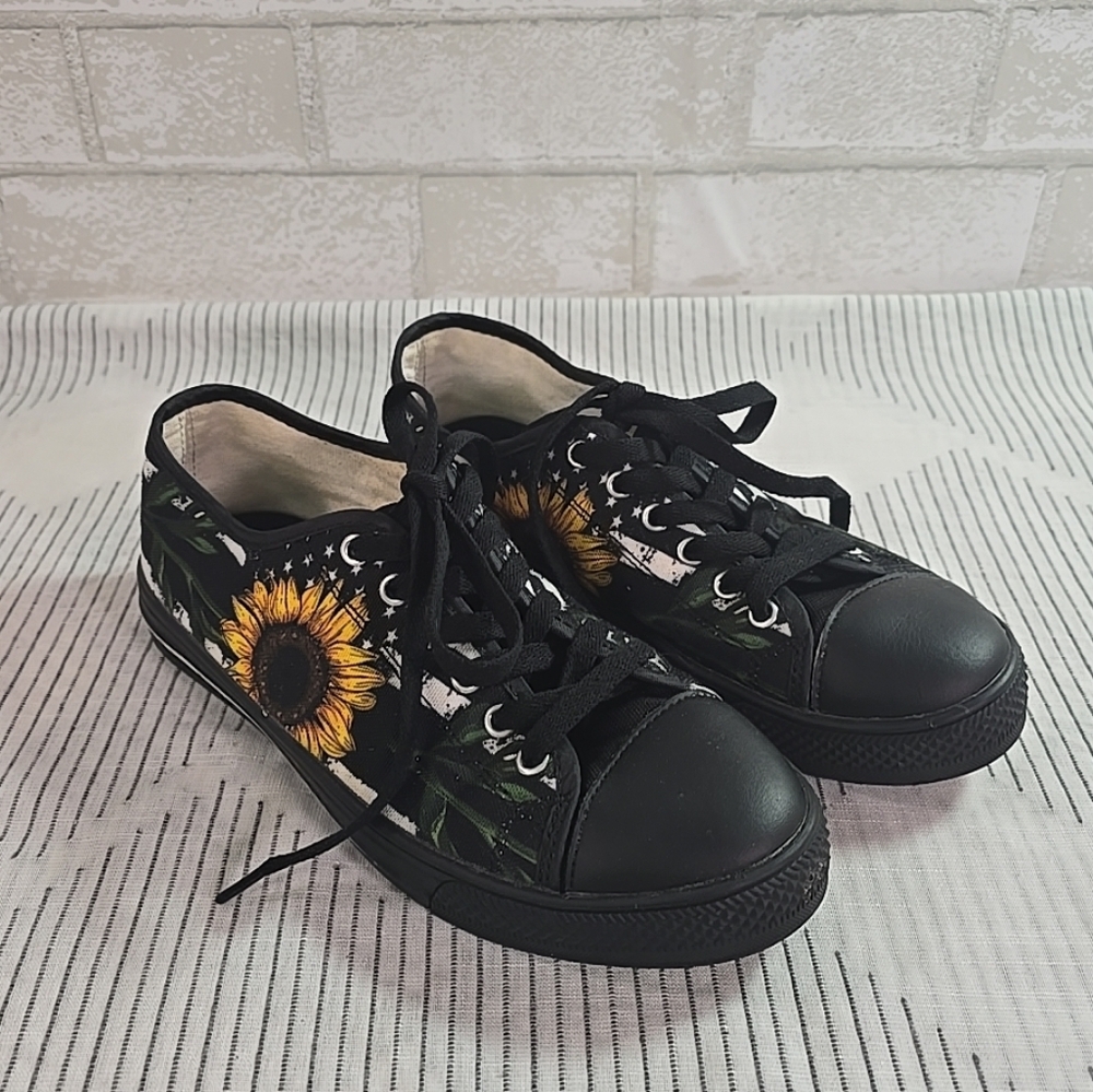 Adorable Sunflower & Black & White American Flag Print Canvas Sneakers Women's 7